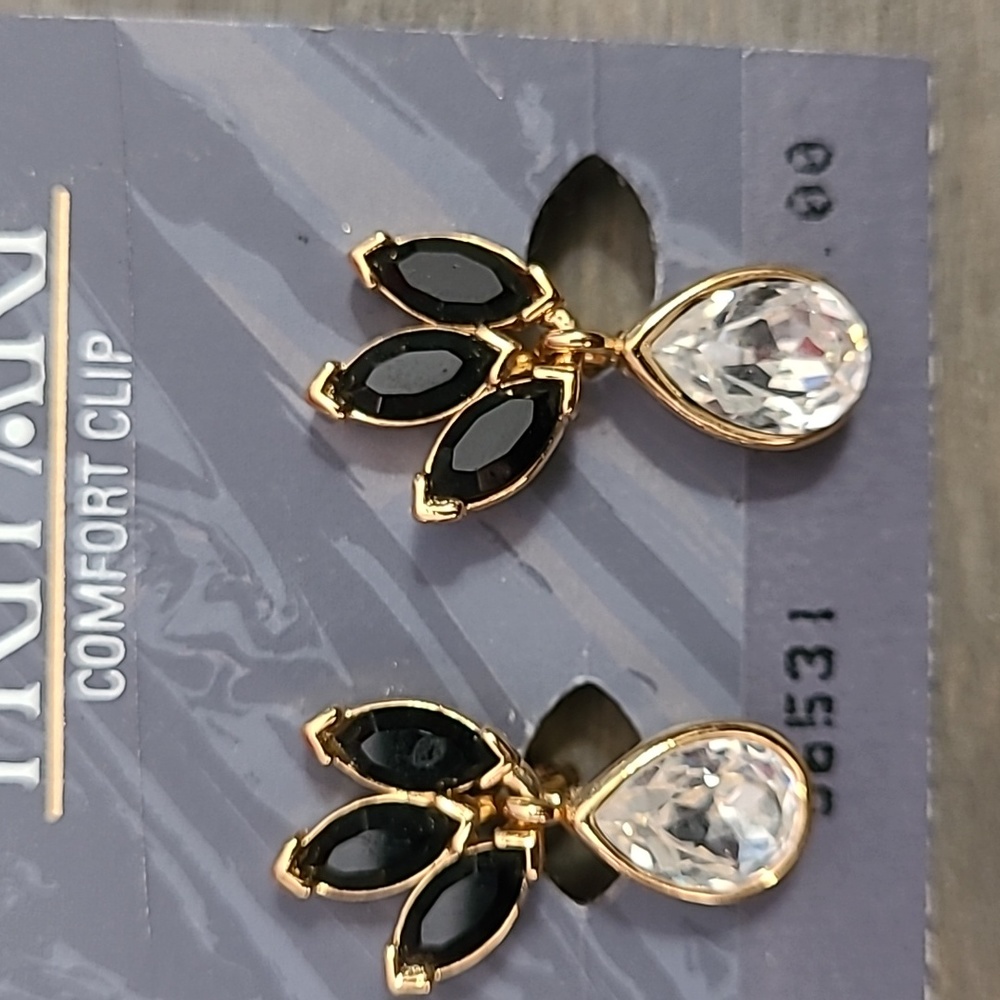 Vintage Trifari Clip On Earrings